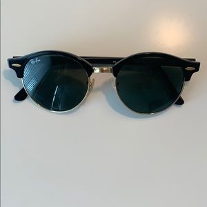 Ray Ban black and gold round club master